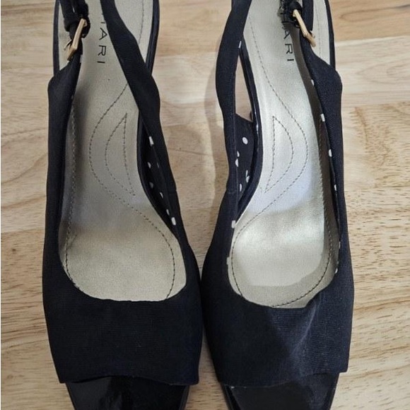 Slender ankle strap and pointed open toe elegantly shaped and versatile. - Picture 5 of 5